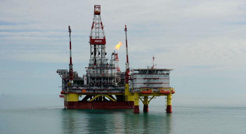 Ukrajna célba vette az orosz hadsereg legfontosabb energiatartalékait – több célpontot bombáztak a Kaszpi-tengeren