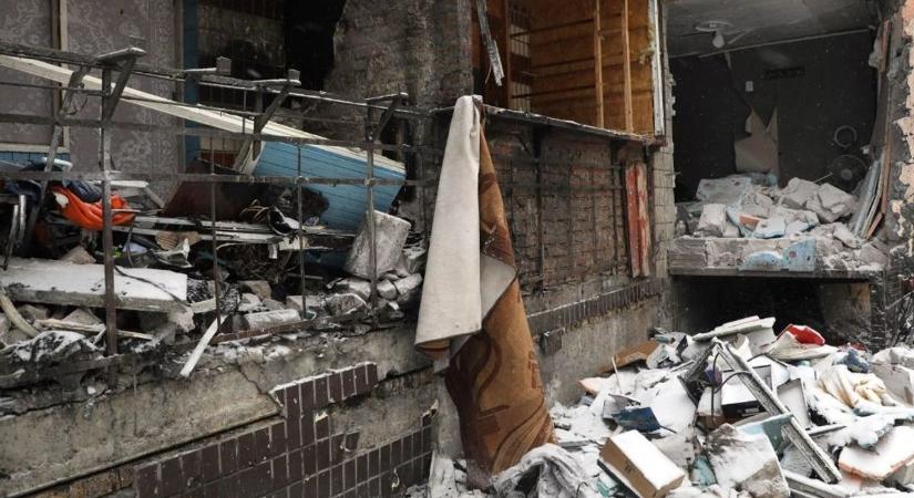 Kijevet a tél is támadja: fűtetlen lakásokban maradtak, akik nem menekültek még el