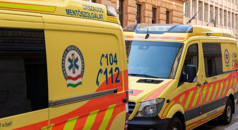 Elszabadult az esetszám, megállás nélkül dolgoztak a mentők, a havazással a baj is megérkezett