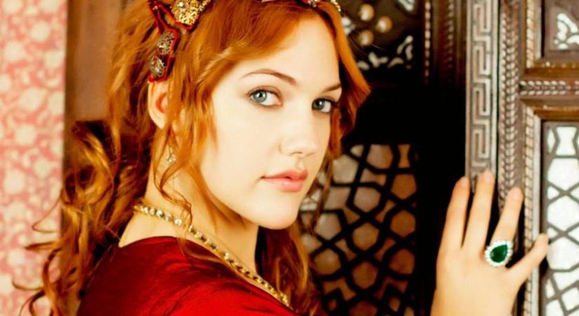 A Szulejmán Hürrem szultánája ennyire más lett plasztikái után: így fest most Meryem Uzerli