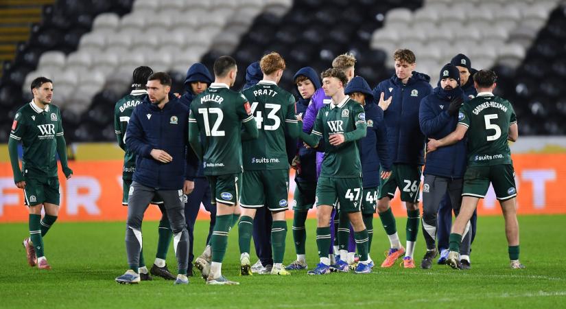 Drámai meccsen tért vissza a magyar válogatott kapus, Varga bemutatkozott