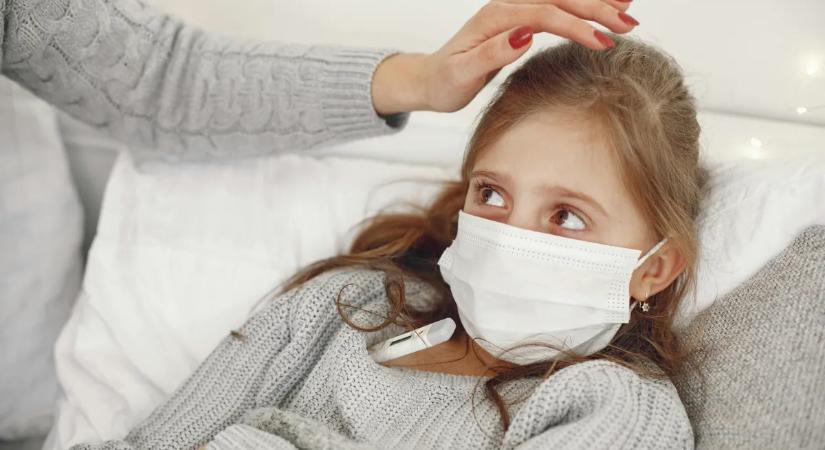 Naponta százszor hány a 7 éves Harper – az orvosok sem tudják, mi okozza a tüneteket