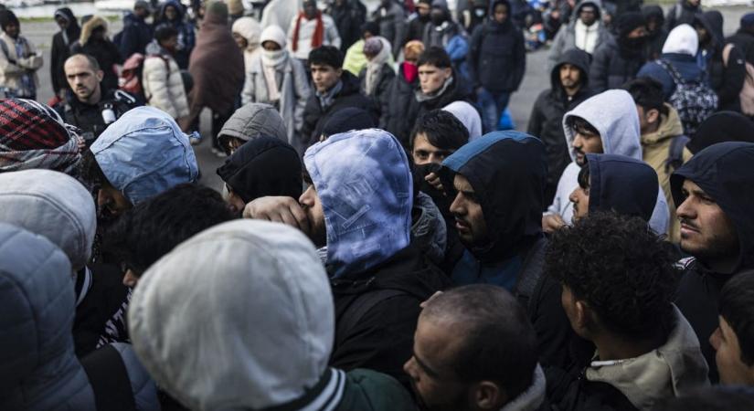 Migránskrízis Rómában: rendkívüli biztonsági készültséget rendeltek el a város egyik legforgalmasabb pontján