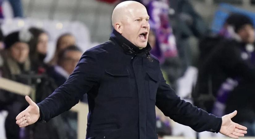 Háborog az AEK Athén edzője, Varga Barnabás is szóba került