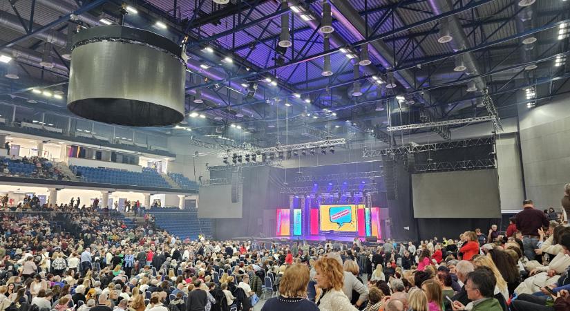 Vastapssal ért véget a Menopauza a Főnixben