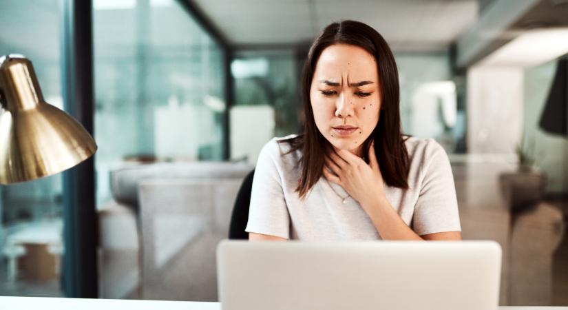 Jön az év legfontosabb értekezlete, de minden nyelés fáj – mit tehetsz garatgyulladás esetén?