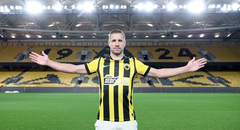 Varga Barnabás bemutatkozott új csapatában, véget ért az AEK Athén győzelmi sorozata