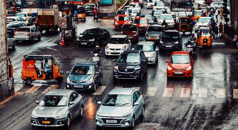 Alulértékelt zöld infrastruktúra az út melletti zöld sáv