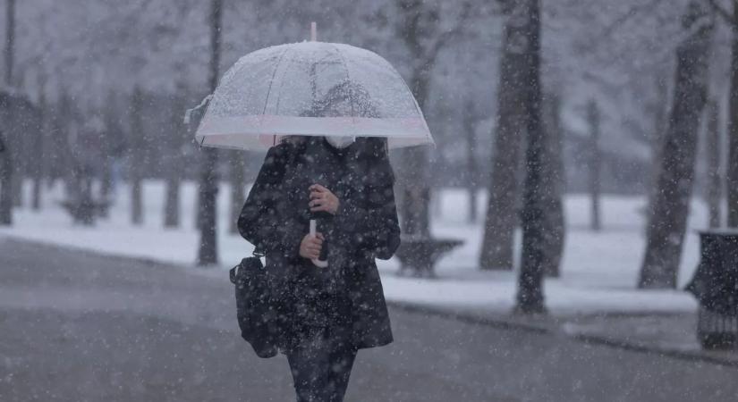 9 vármegyére frissítették a riasztást: pokoli idő vár ránk hétfőn is