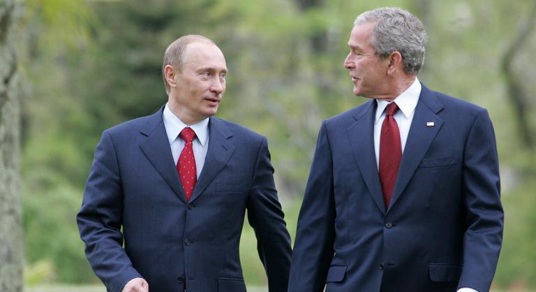 Vlagyimir, mindenképp hozz magaddal kényelmes ruhát – így hívta el magához Putyint a volt amerikai elnök