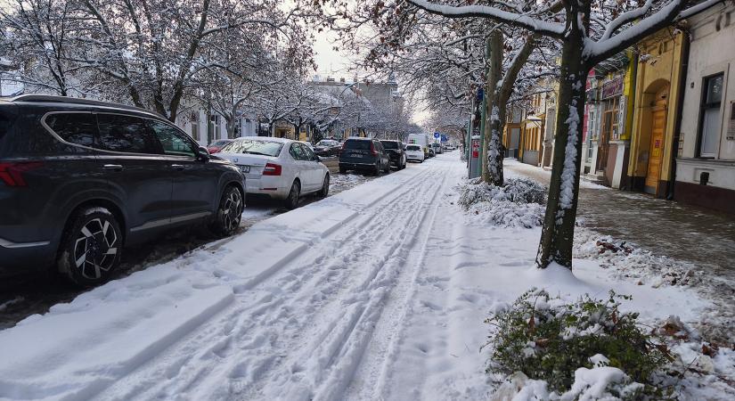 Visszaáll a megszokott parkolási rend Szolnokon