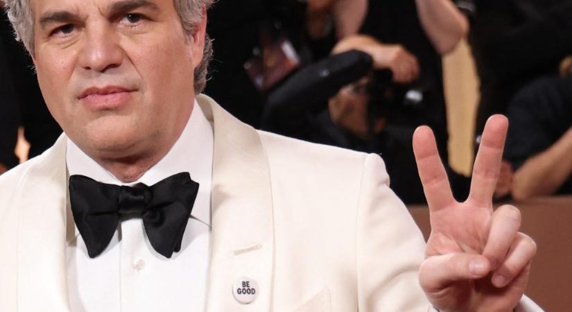 ICE-ellenes kitűzőt viseltek a sztárok a 2026-os Golden Globe-on