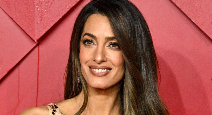 Amal Clooney volt a Golden Globe-gála legszebbje: fenséges királynőként ragyogott
