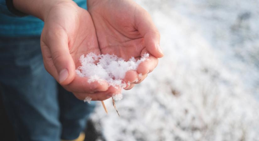 Kezdődik az újabb havazás? Térképen, mutatjuk, hol eshet a legtöbb hó