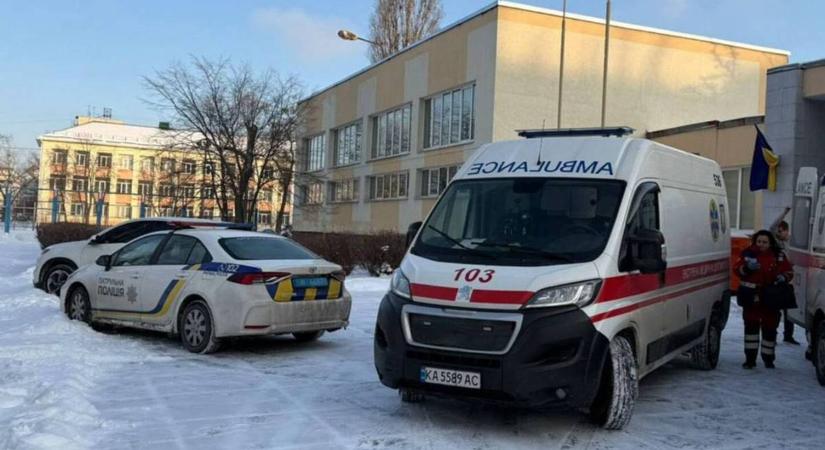 Késes támadás egy kijevi iskolában: egy diák rátámadt tanárára és osztálytársára
