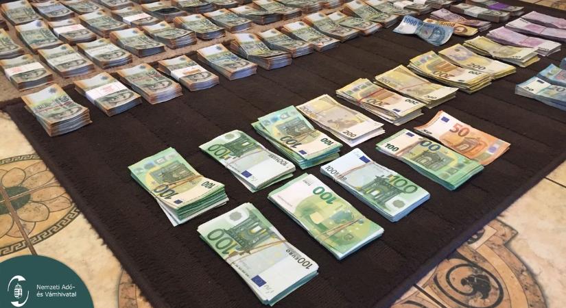 Több milliárd forintot csalt el a bűnbanda fiktív számlákkal és támogatásokkal, lecsapott a NAV