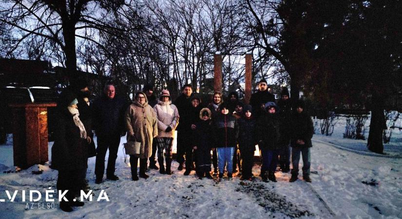Gyertyagyújtással emlékeztek a Don-kanyar áldozataira Megyercsen