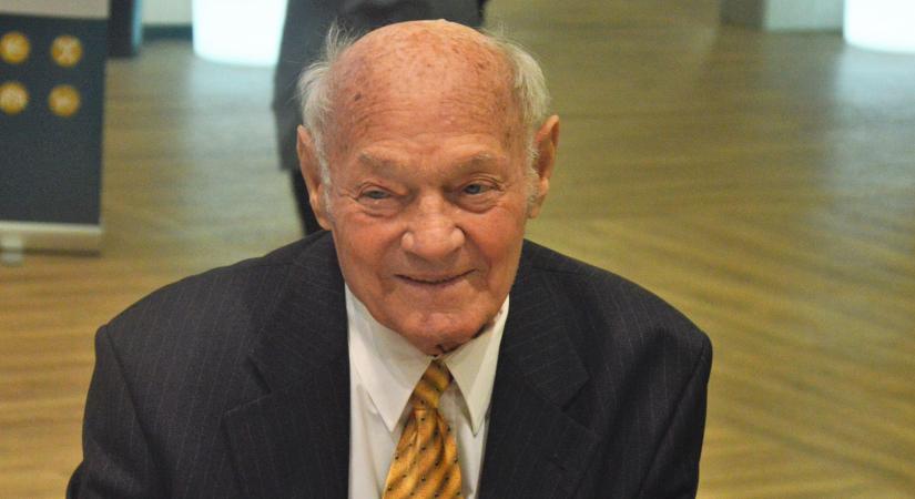 Buzánszky Jenőre emlékeztek halála 11. évfordulóján