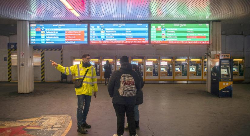 Váltóhiba és gázolás nehezíti meg a vonattal közlekedők életét ezen a hétfő reggelen