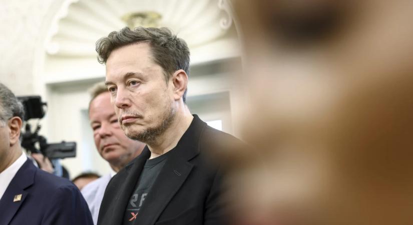 Deepfake pornó gyártása miatt két ország is betiltotta Elon Musk mesterséges intelligenciáját