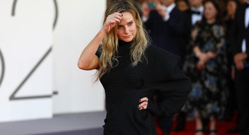 Berúgta az ajtót az elmúlt évek egyik legerősebb sci-fi sorozata