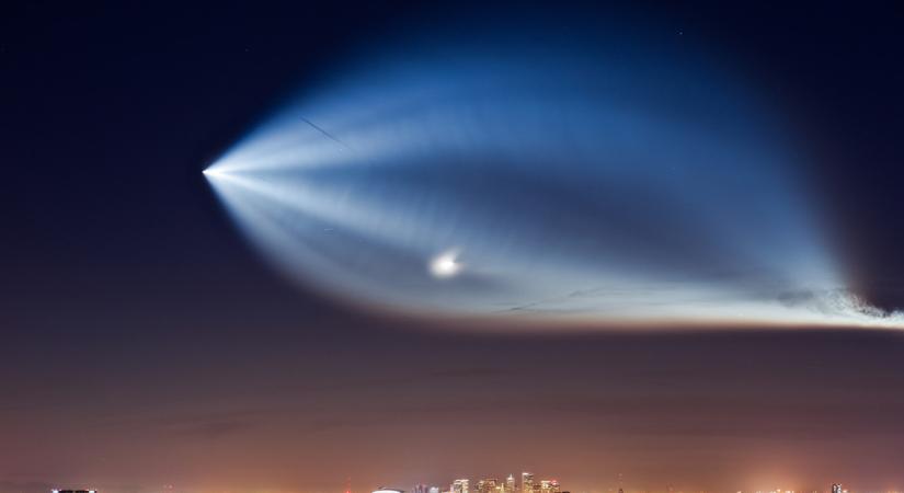 Mi volt ez? Kék, medúzaszerű és éjszaka repül: a fél országot ez a repülő tárgy tartotta lázba  Videó