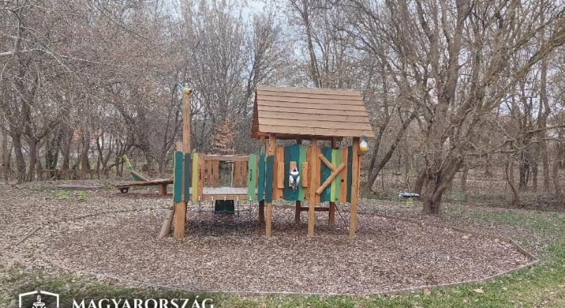 Egy játszótéren próbált orális szexre rávenni egy férfi egy 12 éves kisfiút, fel is pofozta