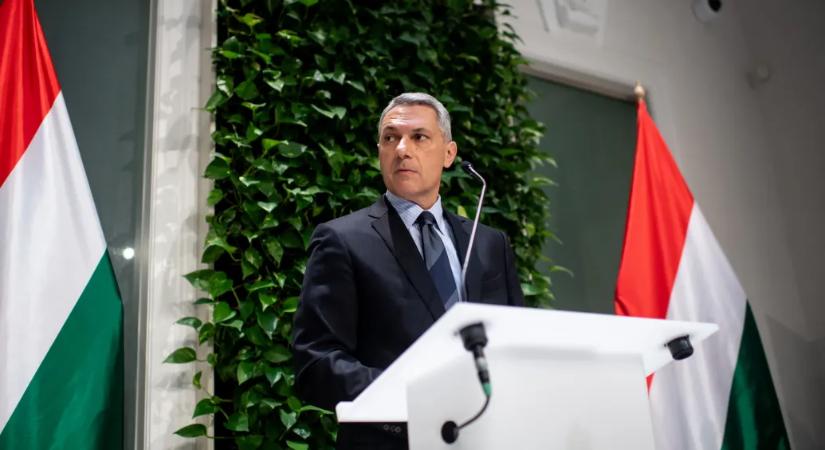 Közlekedésinfót tart Lázár János