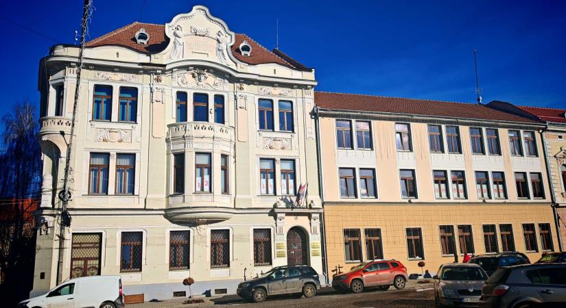 Lakossági felháborodás és politikai adok-kapok a kézdivásárhelyi adóemelések körül