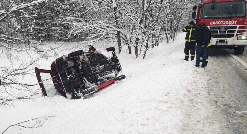 Vasárnap a hóátfúvások adták a legtöbb munkát