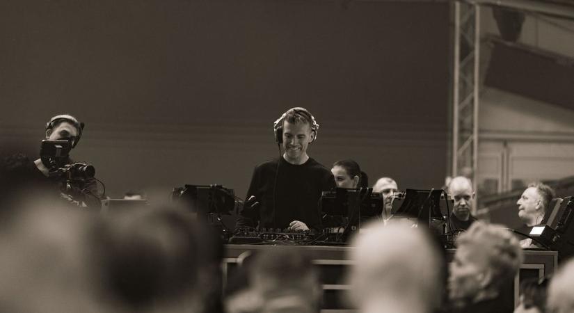 „Nincsen szavak..." Szívszorító felvétel került a betegségben elhunyt Chriss Ronsonról