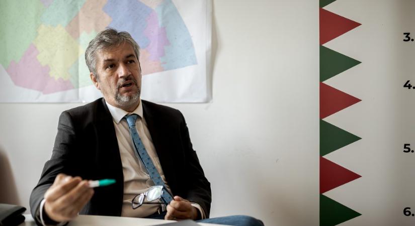 Újraválasztották a „b.zd meg, valahol laknom kell” védekezéssel előálló polgármestert