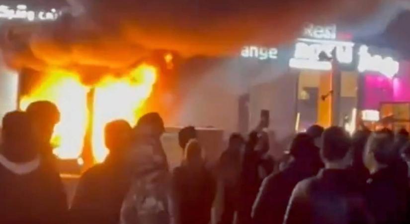 „Ez egy forradalom!” – súlyos zavargások Irán-szerte, Izrael és Amerika is beavatkozhat