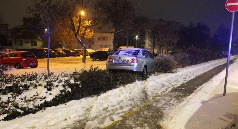 Ittasan vezetett a fiatalember Győrben, baleset lett a vége - fotók