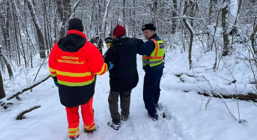 Pánikba esett és a Bükkben ragadt éjszakára egy turista, miután a 116-ot hívta a segélyhívó helyett
