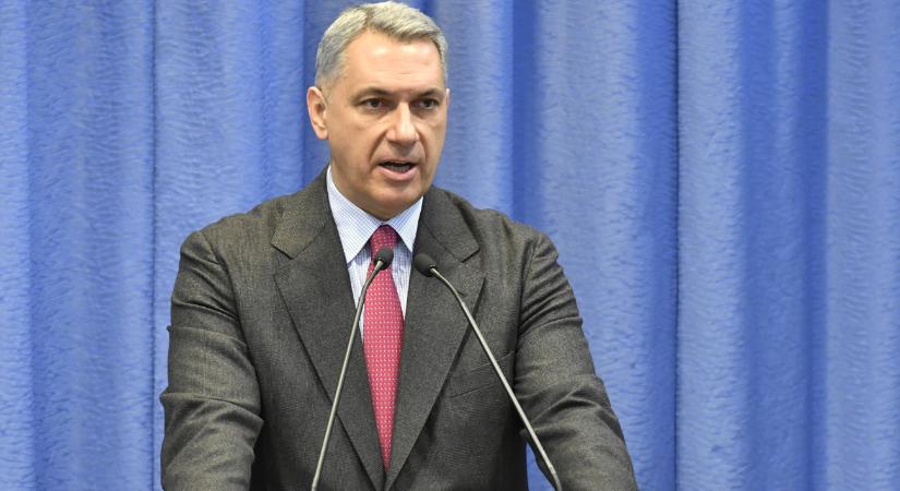 Megvan az időpont: Lázár János nagy bejelentést tett az új KRESZ-ről – videó