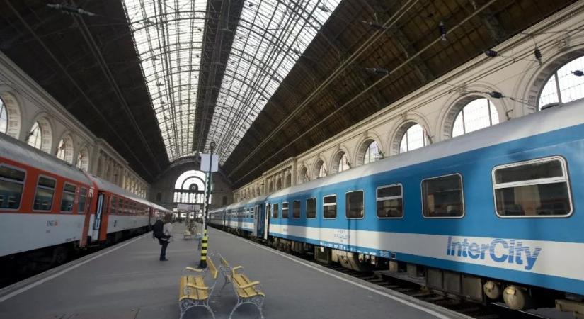Káosz a közlekedésben: lezárták a Keleti pályaudvart