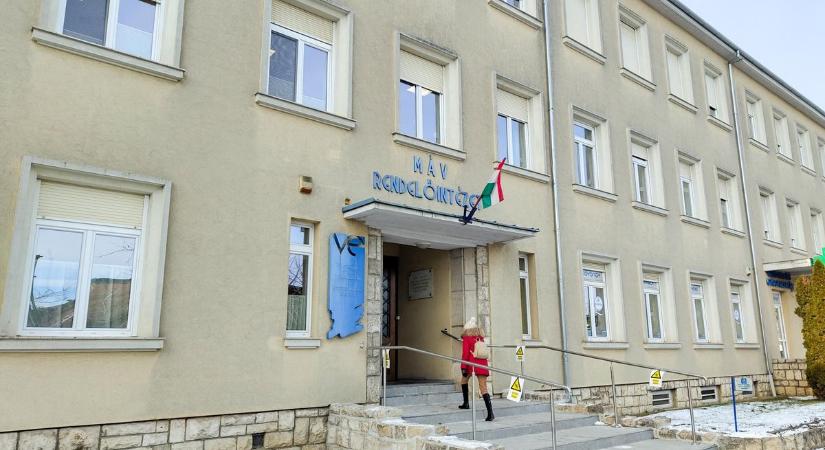 Tűz a MÁV Rendelőben: friss információk derültek ki, ez a helyzet a rendelésekkel