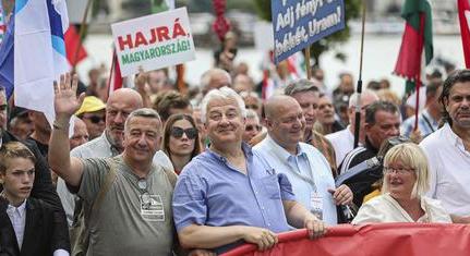 Hatalmas hibát követett el a Fidesz, a Tiszának belülről súghattak