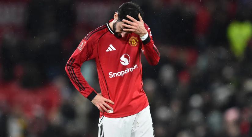 Szégyenteljes posztok jelentek meg Manchester United csapatkapitányának X-oldalán