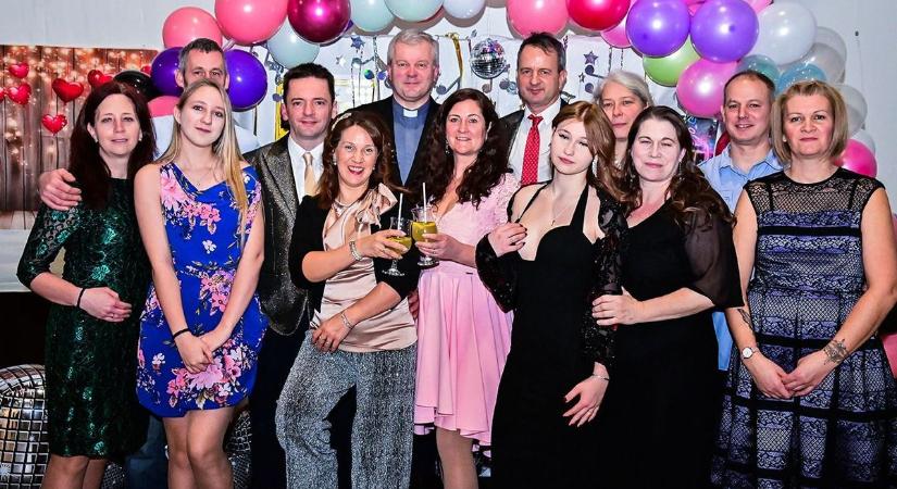 Hajnalig mulattak a II. Kőszegi Nagycsaládos Retró Bál vendégei - fotók