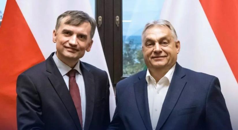 Beismerte a börtön elől menekülő volt lengyel miniszter, hogy ő kapott Orbánéktól menedékjogot