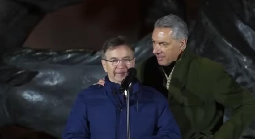 Lázár János: kampányüzemmódra vált, a minisztériumi ügyeket a helyettese viszi tovább de január végén jön az új KRESZ!