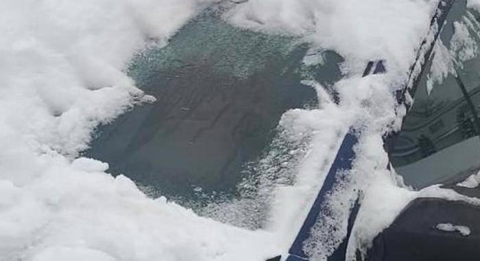 A rendőrök is elképedtek ettől a havas ózdi autótól