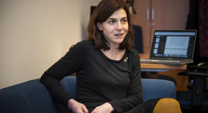 „Olyanok vagyunk mint az árva gyerek, akit csak passzolgatnak” – Drámai képet fest a magyar kutatók helyzetéről egy friss felmérés