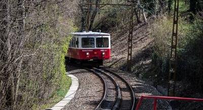 A 87-es nagy havazás legsúlyosabb balesete – Fékhiba miatt ütközött frontálisan két fogaskerekű