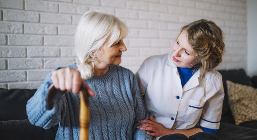 Ennyi lesz 2026-ban az ápolási díj, mutatjuk, hogyan kell igényelni