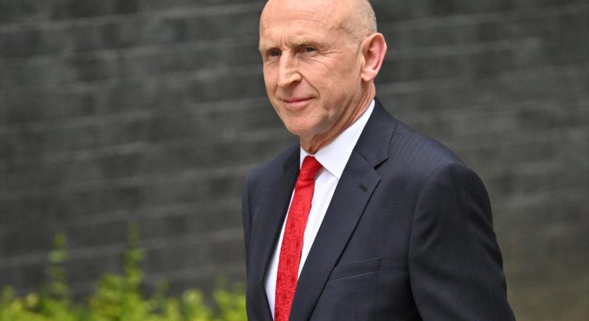 „Ha tehetném, elraboltatnám Putyint” – jelentette ki Kijevben a brit védelmi miniszter