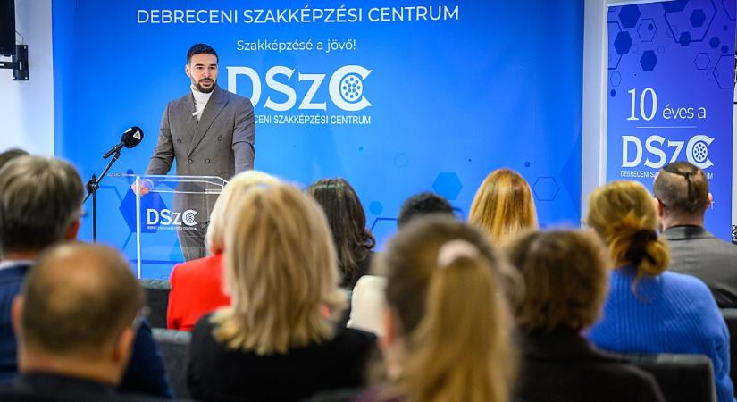 Eredmények és új célok: megtartotta évindító sajtótájékoztatóját a Debreceni Szakképzési Centrum – fotókkal
