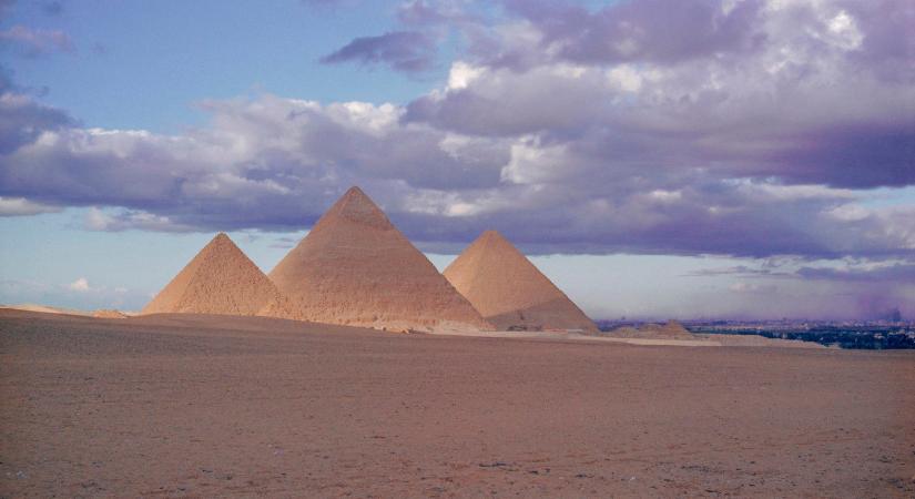 Ők építették a piramisokat, életre keltették az egyiküket, az arca valami egészen döbbenetes
